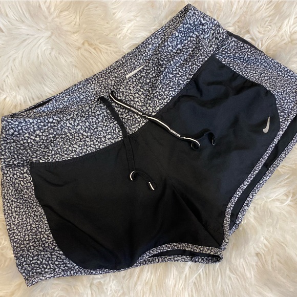 NIKE | Dri-Fit Running Shorts size small - Picture 6 of 6